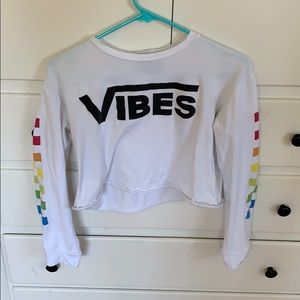 Vibes crop top rainbow checkered sleeves